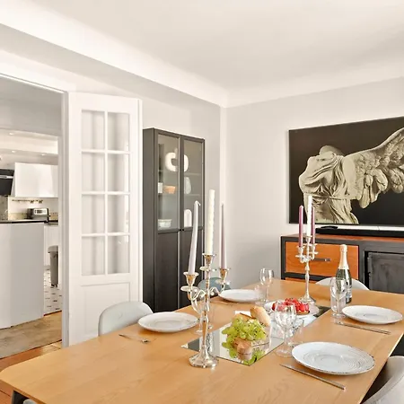 Apartament Kandinsky With Balcony Asnières