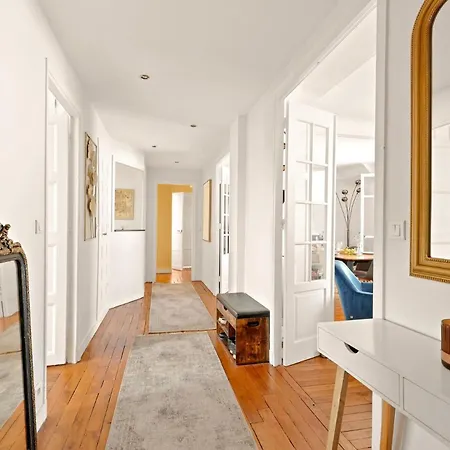 Apartament Kandinsky With Balcony Asnières